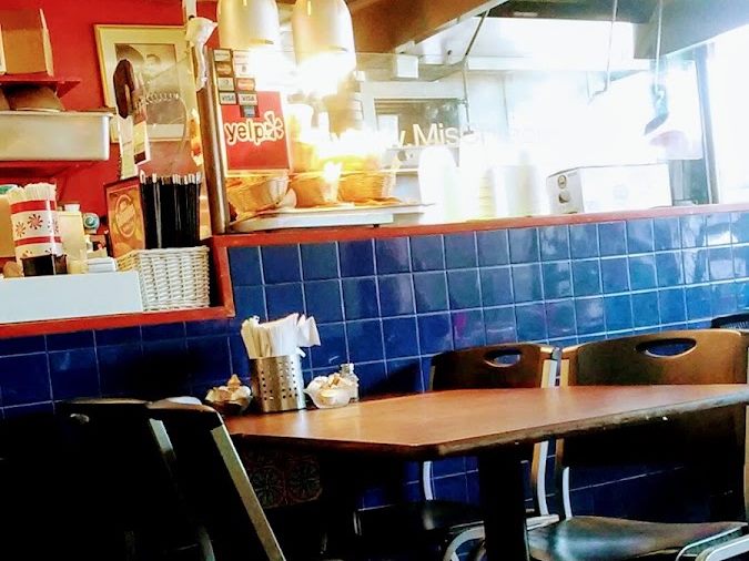 Sabrosos Chilaquiles interior