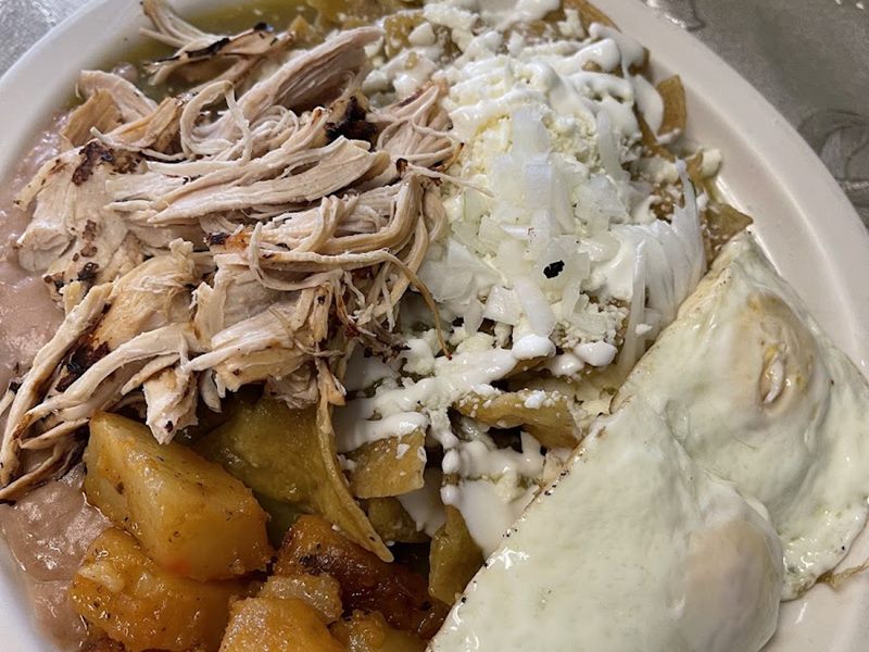 Sabrosos Chilaquiles food